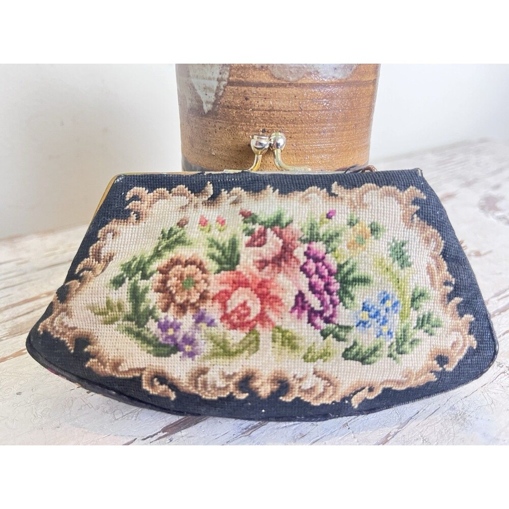 Vintage Floral Needlepoint Tapestry Coin Purse Bag Kiss Clasp Tan Gold 5”